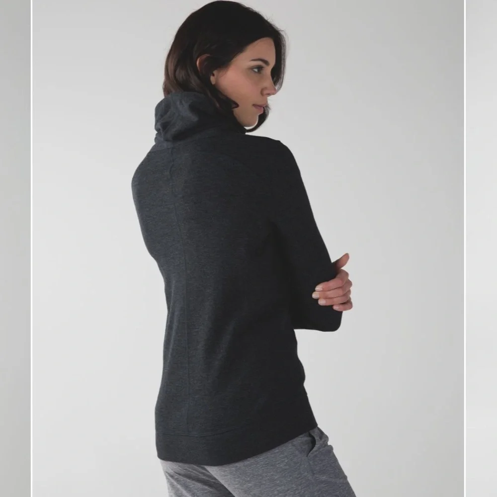 lululemon In A Cinch Long Sleeve Tee Reversible Pullover‎ Gray Stripes